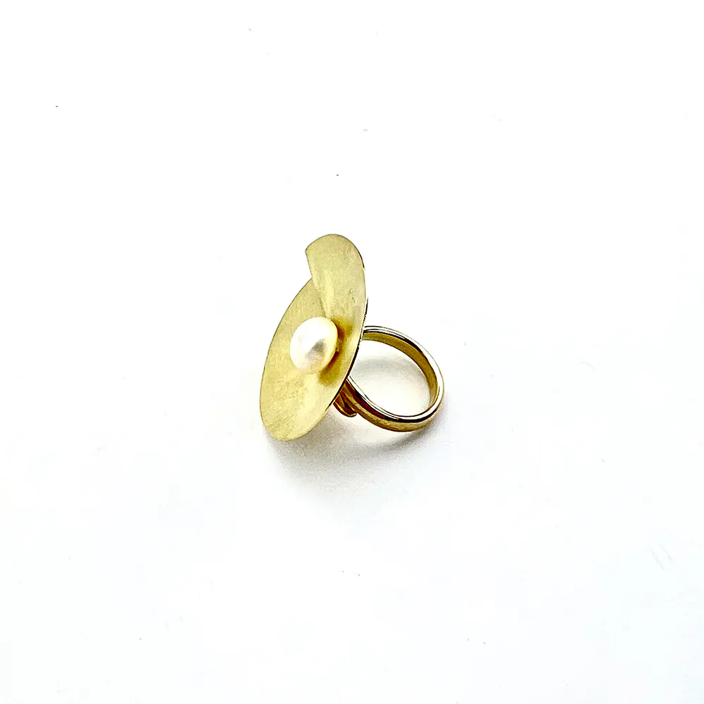Shell brass pearl ring 2